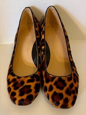 Nurture Shoes Women's Pumps (Model Bryatwo), Size 9.5 M. The heel features gold